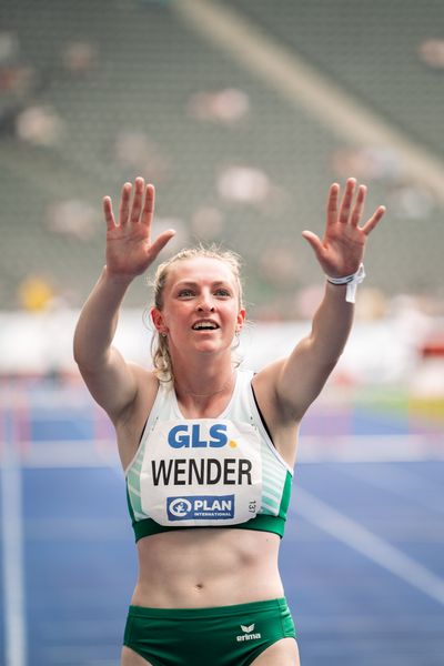 Gisele Wender (SV Preussen Berlin) vor dem 400m Huerden Halbfinale waehrend der deutschen Leichtathletik-Meisterschaften im Olympiastadion am 25.06.2022 in Berlin